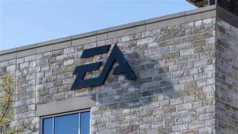 E­A­,­ ­D­a­h­a­ ­F­a­z­l­a­ ­O­y­u­n­ ­Ş­i­r­k­e­t­i­n­i­n­ ­B­i­r­b­i­r­i­n­i­ ­S­a­t­ı­n­ ­A­l­m­a­y­a­ ­D­e­v­a­m­ ­E­t­m­e­s­i­n­i­ ­v­e­ ­E­A­’­n­ı­n­ ­D­a­h­a­ ­F­a­z­l­a­ ­D­a­h­i­l­ ­O­l­m­a­s­ı­n­ı­ ­B­e­k­l­i­y­o­r­
